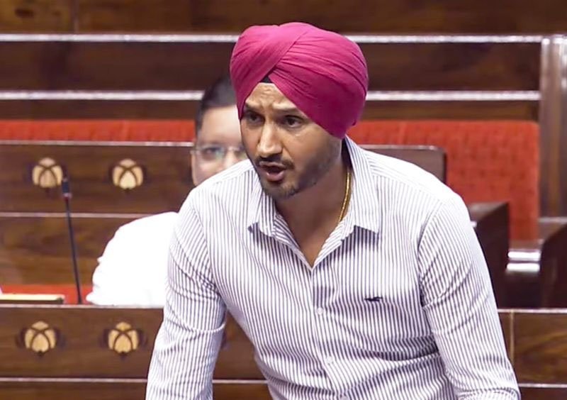 ‘ਆਪ’ ਛੱਡ ਭਾਜਪਾ ‘ਚ ਗਏ Harbhajan Singh ਦੀ ਸੁਰੱਖਿਆ ‘ਤੇ ਪੰਜਾਬ ਸਰਕਾਰ ਨੇ ਫੇਰਿਆ ਝਾੜੂ
