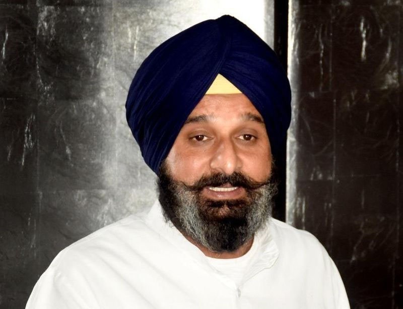 ਮਣੀ ਅਕਾਲੀ ਦਲ ਦੇ ਸੀਨੀਅਰ ਆਗੂ ਬਿਕਰਮ ਸਿੰਘ ਮਜੀਠੀਆ ਵਿਰੁੱਧ ਲੁੱਕਆਊਟ ਸਰਕੂਲਰ (LOC) ਜਾਰੀ